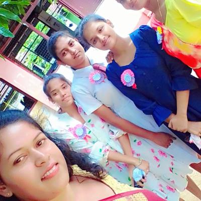 ළමා දිනය